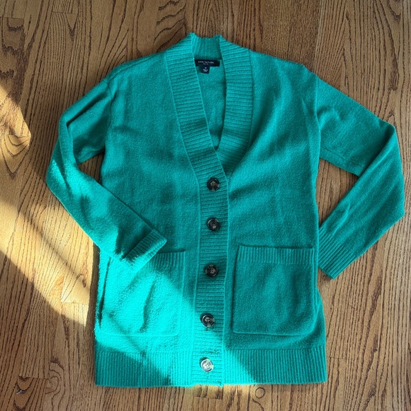 Ann Taylor Green Boyfriend Cardigan Sweater Medium Petite MP EUC - Picture 3 of 4